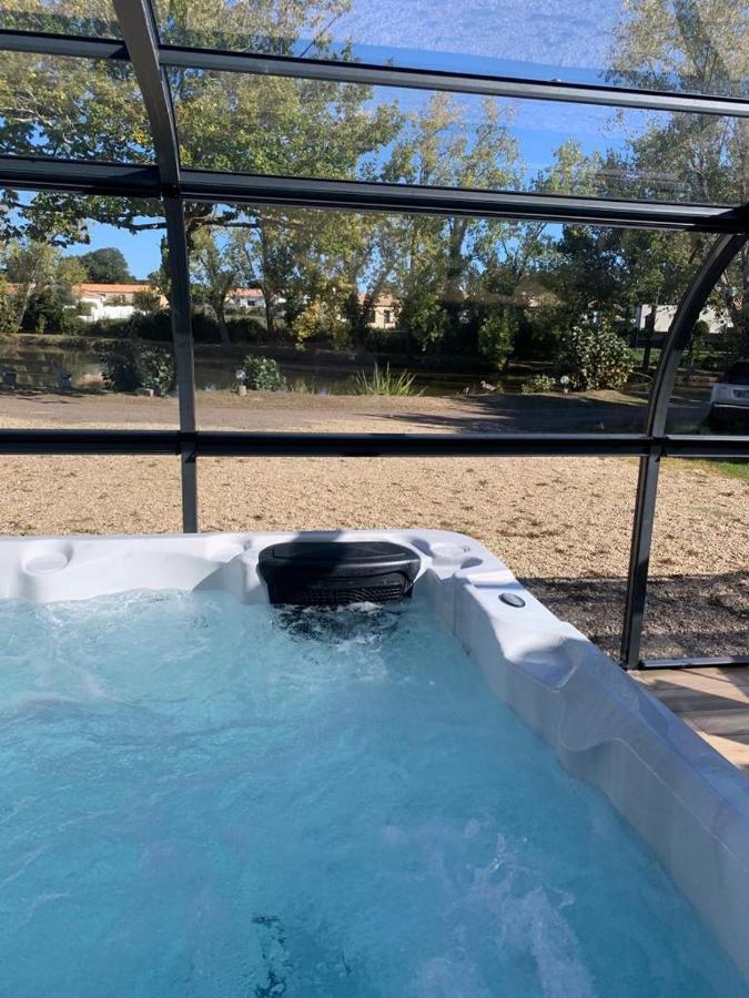 Maison Avec Jacuzzi Proche Plages Avrille  Экстерьер фото